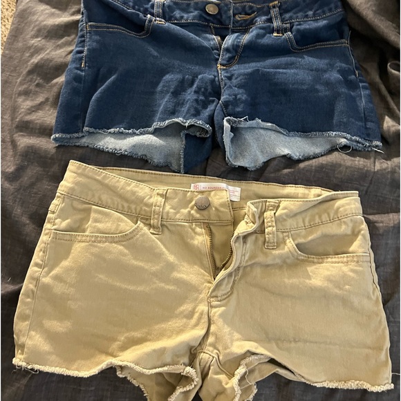 2 pairs of short shorts size 7 - Picture 1 of 3